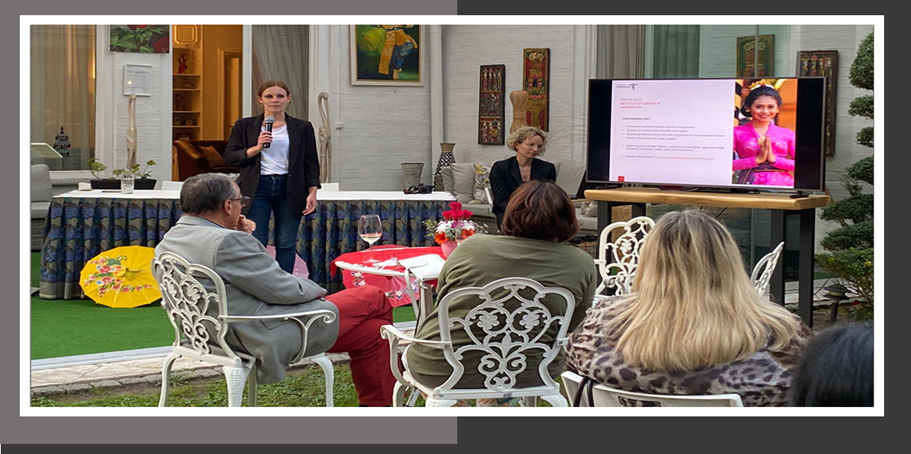 Promosi Pariwisata Indonesia Sambil Mengenalkan Jamu Gendong Promosi Pariwisata Indonesia Sambil Mengenalkan Jamu Gendong